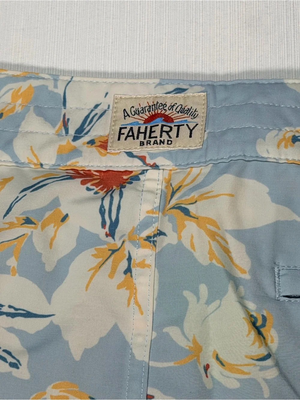 Faherty Brand Mens 32 Floral Shorts Surf Golf Boardshorts Stretch Swim Beach